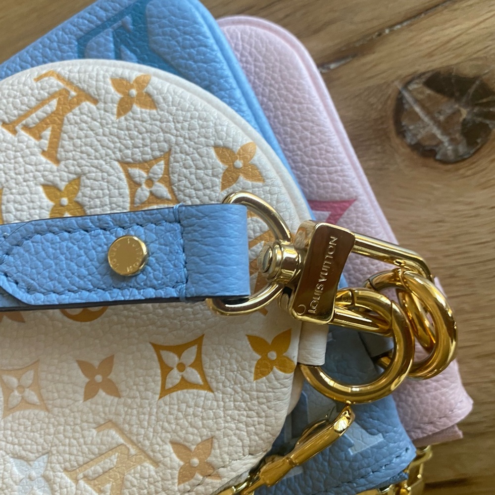 NWT LOUIS VUITTON BY THE POOL TRIO POUCH - Picture 3 of 8